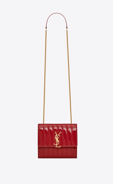 Vicky chain wallet in quilted patent leather